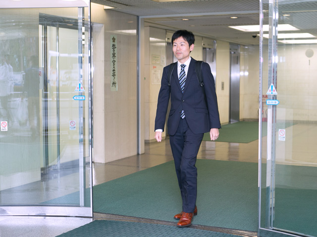 先輩社員